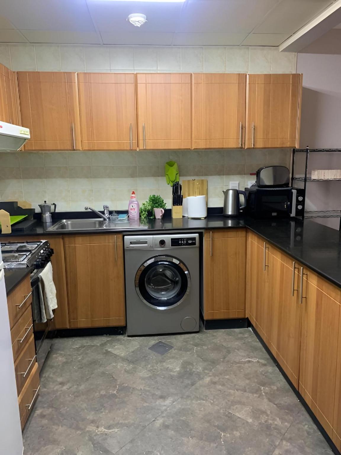 Huge Entire Apartment For Couples ,Families & Groups -Up To 5 Guests- With Free Pool, Steam & Sauna ,Jvc,Dubai Exterior foto